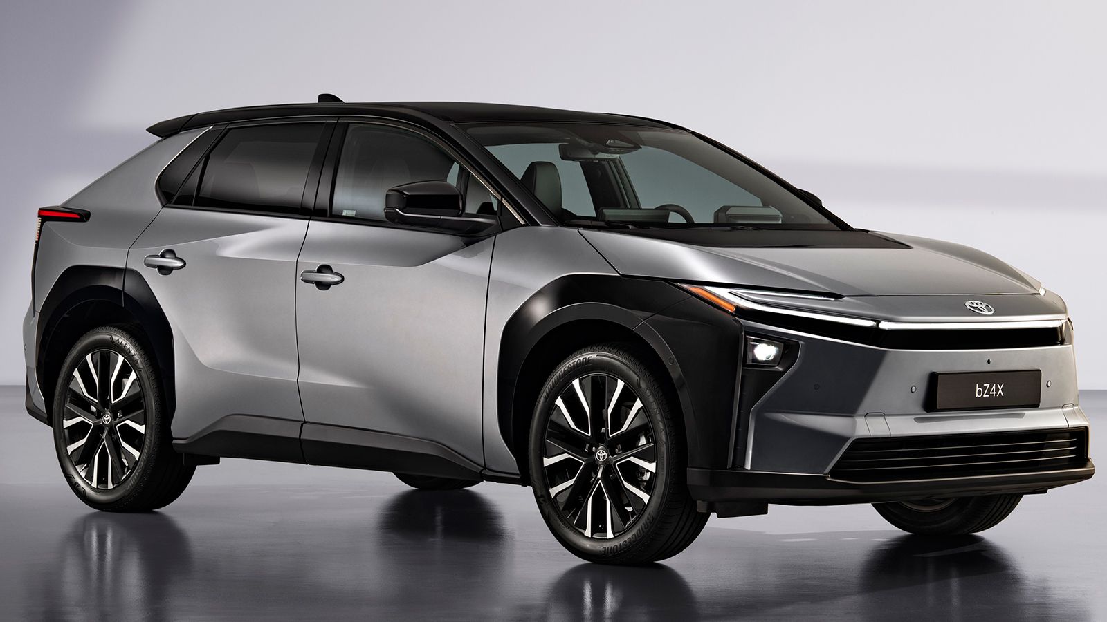 Οι τιμές και οι εκδόσεις του ανανεωμένου Toyota bZ4X στην Ελλάδα